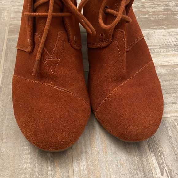 Toms suede desert wedge shoes booties 7.5 - Picture 4 of 9